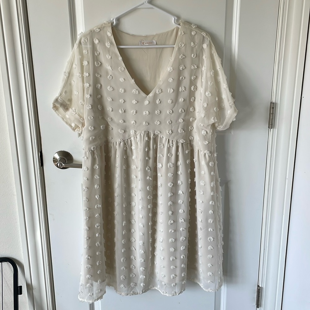 Women’s cream dress size L